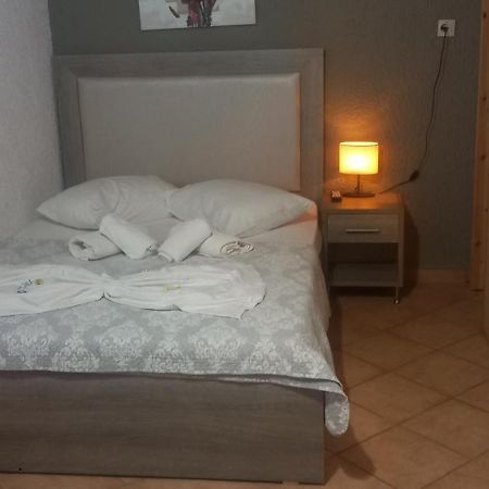 Dora Sarti Hotel Buitenkant foto