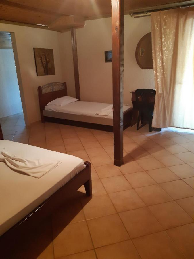 Dora Sarti Hotel Buitenkant foto